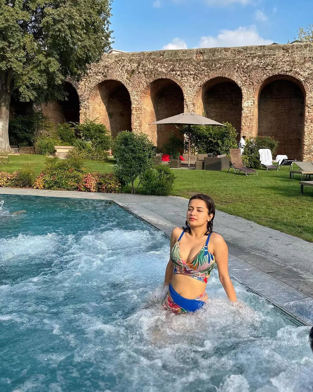 Just Avneet Kaur setting fire on the internet while taking a dip in the pool